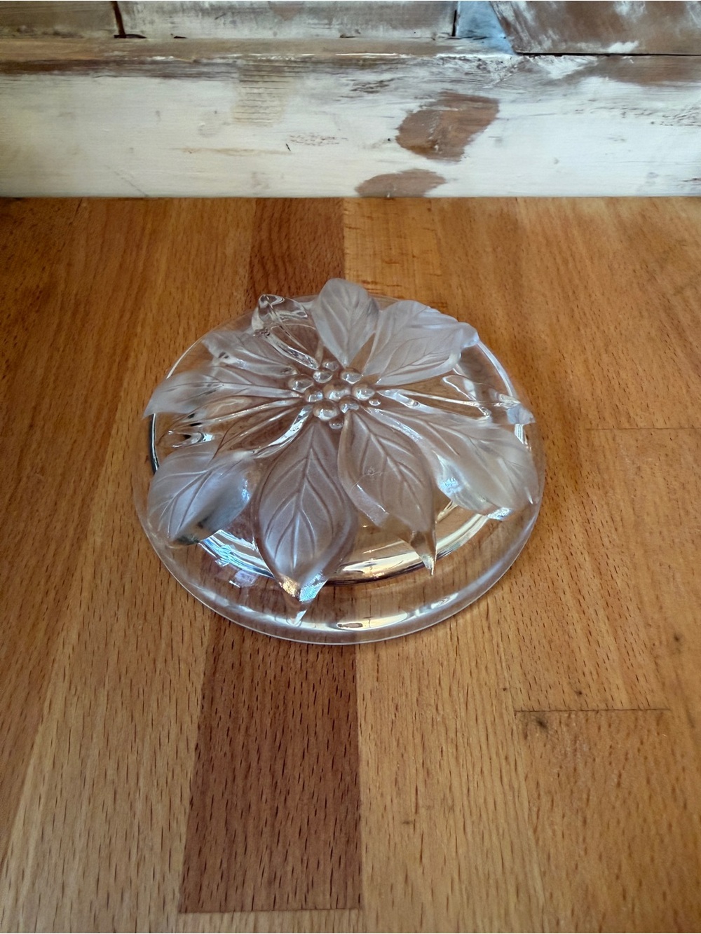Mikasa poinsettia dish - Picture 2 of 4